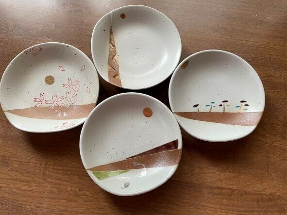九谷焼　秋月　素朴な絵柄の小皿　４枚