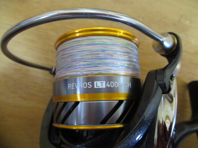 70039 DAIWA REVROS LT 4000-CH ダイワ スピニングリール ライトソルト シーバス エギング リール 譲渡品