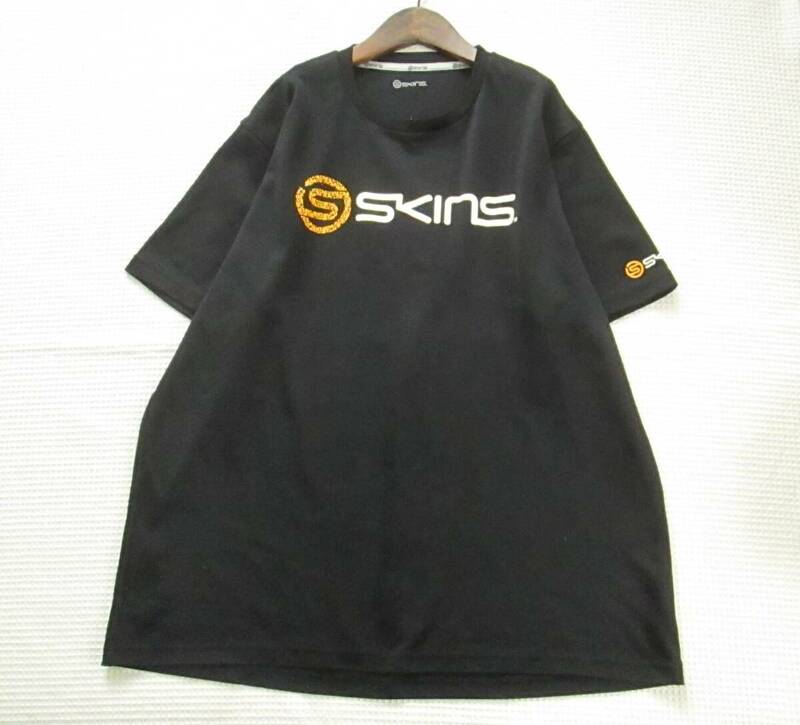 スキンズ skins 大きいサイズ XA ☆ ストレッチ スポーツ トレーニング 半袖 Tシャツ デサント製 ☆ 黒 ブラック