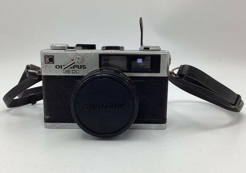 【2246】 OLYMPUS オリンパス 35DC フィルムカメラ レトロ 128455 ストラップ キャップ 1:1,7 f=40mm ジャンク レンジファインダー