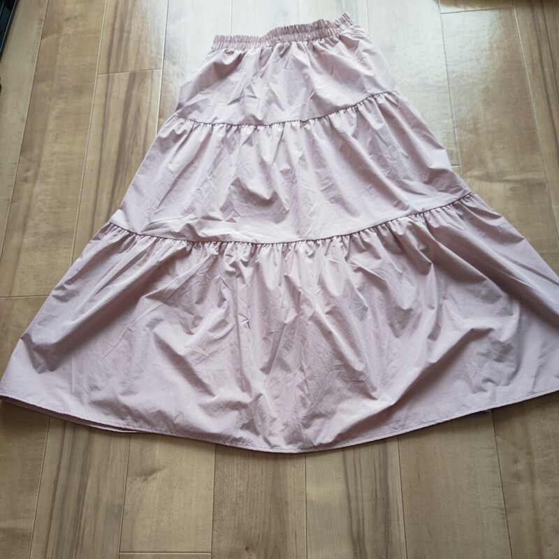 中古品 レディース 薄ピンク色のフレアーロングスカート サイズ M 64～70 