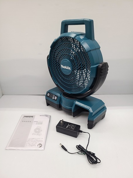 【中古品】 マキタ makita 充電式 ファン 14.4V 18V 羽根径235mm 自動首振り 切タイマー 機能 最大190m/min CF203D ○YR-17102○