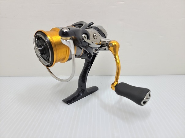 【中古品】 ダイワ Daiwa スピニングリール 20 レブロス LT1000S 〇YR-17482〇