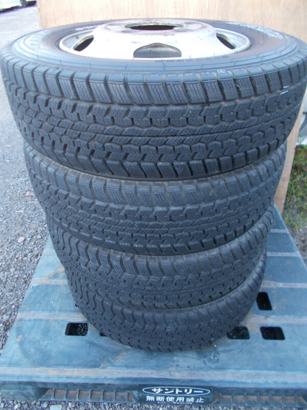 ★☆cg20477 中古 スタッドレスタイヤ ＤＬ SPLT01 215/70R17.5 112/110L LT 4本セット タイヤのみ 2008年製 *M　青森県 弘前市☆★