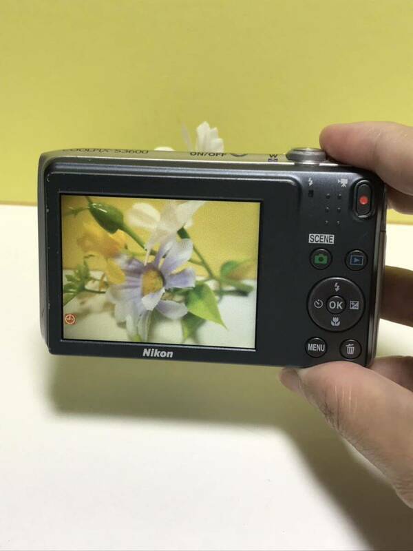 Nikon ニコン COOLPIX S3600 コンパクトデジタルカメラ クールピクス　動作確認済み