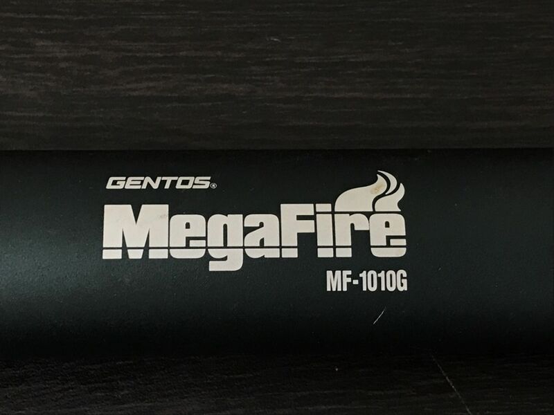 0601-116T②6309 ライト GENTOS ジェントス　MegaFire MF-1010G　ハンドライト メガファイア　キャンプ　アウトドア用品