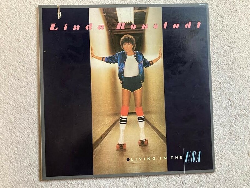 Linda Ronstadt　 /　Living　in　the　USA　/　ＬＰ（12インチ）/　ASYLUM RECORDS（輸入盤）
