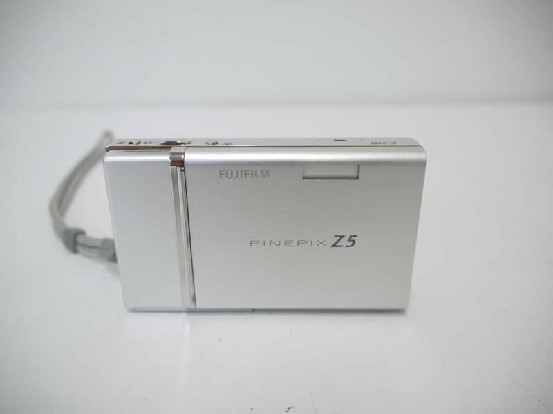 830 FUJIFILM FINEPIX Z5fd FUJINON ZOOM LENS 3x 6.1-18.3mm 1:3.5-4.2 富士フィルム ファインピクス バッテリー付 デジカメ コンデジ