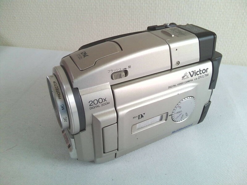 Victor 　デジタルビデオカメラ GR-DVL700 バッテリー付き ★未確認！ジャンク