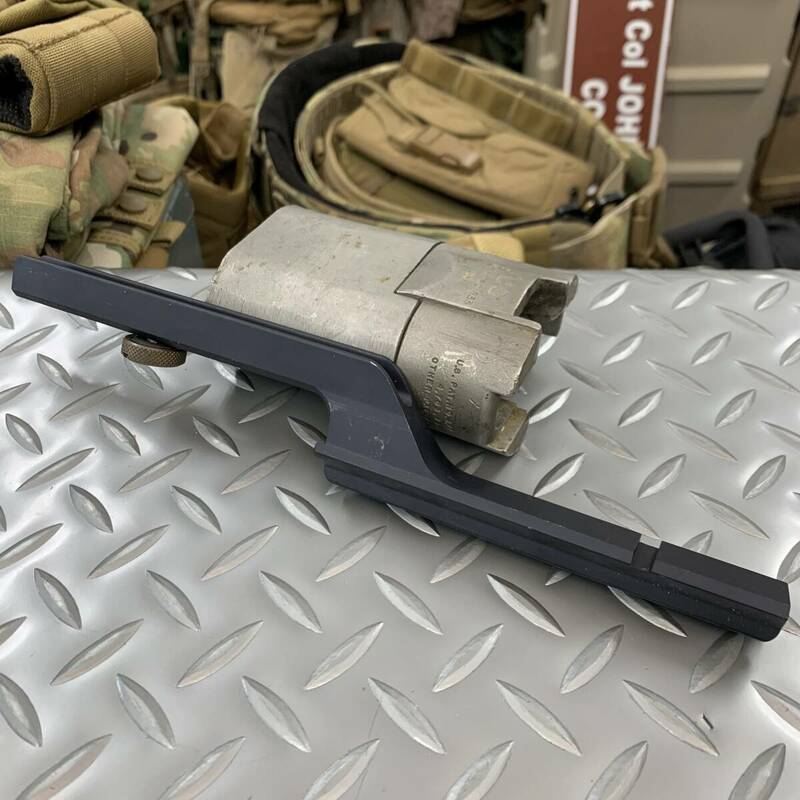 米軍実物 AIMPOINT Carry Handle Mount グースネックマウント colt fn bafe midwest larue