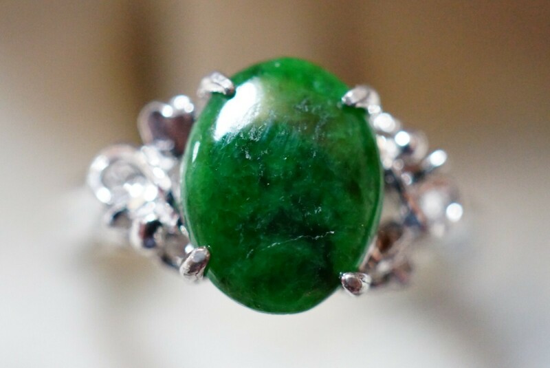 130 天然石 緑石 リング 指輪 ヴィンテージ アクセサリー アンティーク 色石 宝石 カラーストーン 装飾品