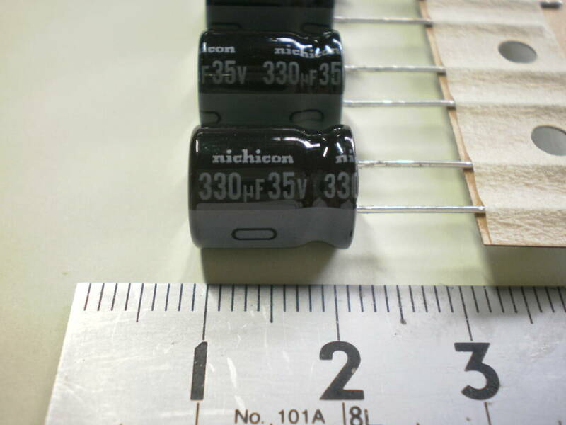 電解コンデンサー 330μF　35V 　Nichicon　5個セット　未使用品　【複数セット有】　【管80-1】