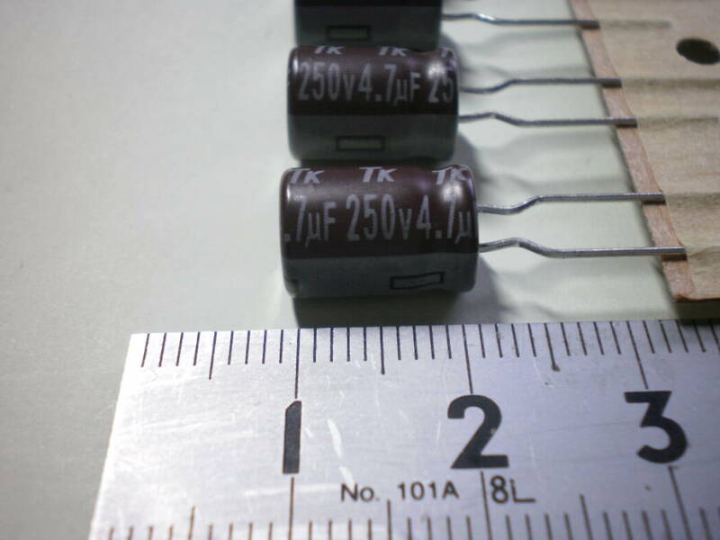電解コンデンサー 4.7μF　250V TK社　5個セット　未使用品　【複数セット有】　【管42-1】