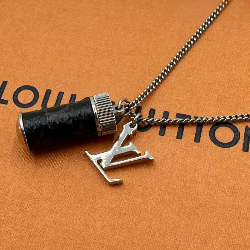 美品 LOIUS VUITTON ルイヴィトン ネックレス コリエ チャーム図 モノグラムエクリプス ネックレス 黒 ネックレス M63641 シルバー メンズ