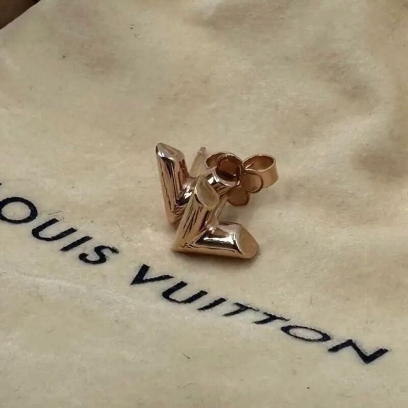 極美品 LOIUS VUITTON ルイヴィトン ブックルドレイユ ピアス エッセンシャルV M30139 LV 両耳 ピンクゴールド 希少 金 女性 レディース