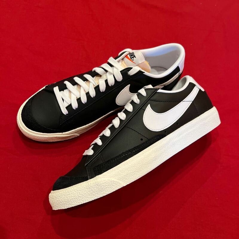 定価12,100円　28㎝　NIKE　ナイキ　BLAZER LOW '77 VNTG　ブレーザー ロー ヴィンテージ　新品　黒スニーカー　ビンテージ　DA6364　atmos