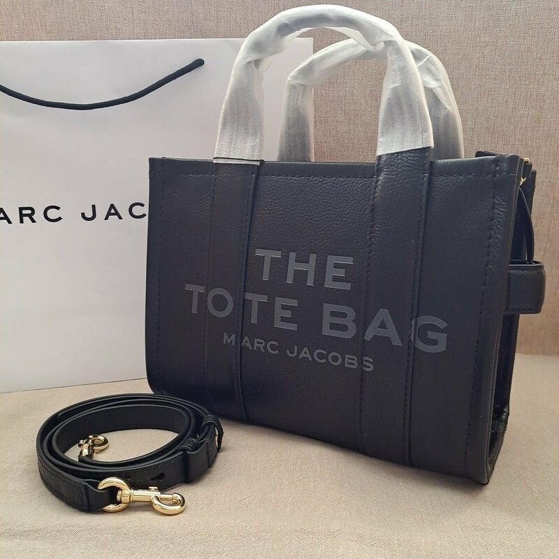 MARC JACOBS　 トートバッグ　 ショルダーバッグ　ハンドバッグ　斜め掛け　A4収納可能