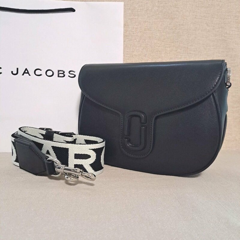 MARC JACOBS　訳あり品　サドルバッグ　ショルダーバッグ　　 クロスボディ　 斜め掛け