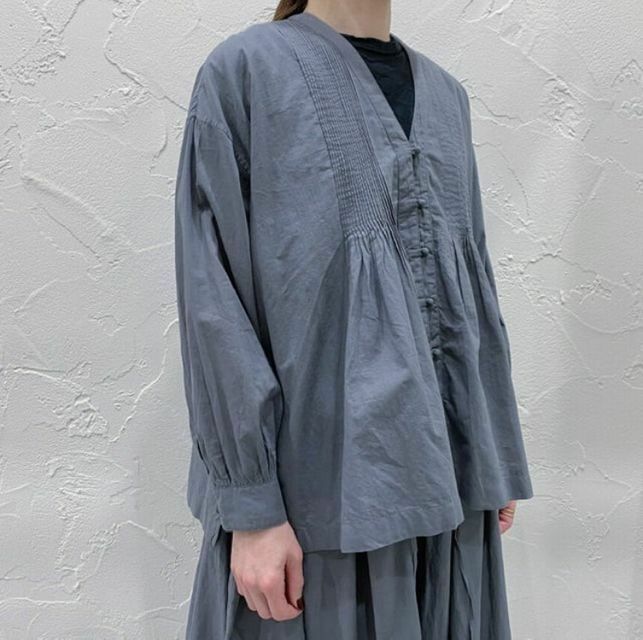 maison de soil メゾンドソイル 100'S KHADI V-NECK FRONT OPENING BLOUSE WITH MINI PINTUCK ピンタック ブラウス