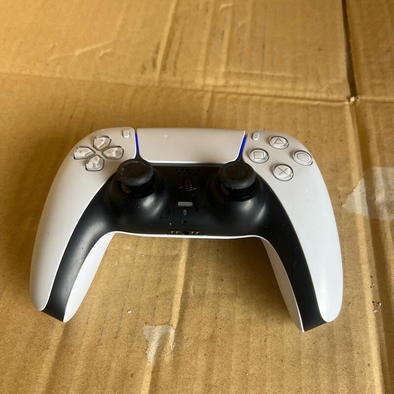 28 60サイズ発送　中古　現状品　PlayStation5 DualSense ワイヤレスコントローラー CFI-ZCT1J　ホワイト