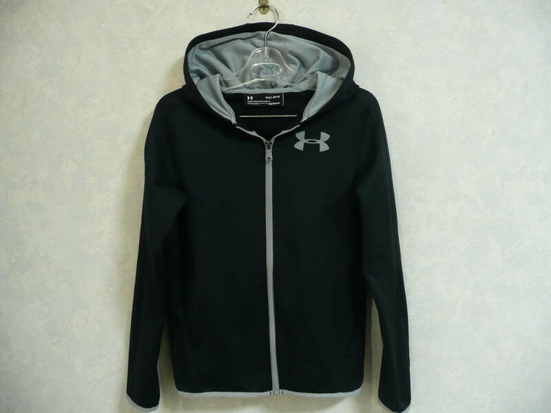 UNDER-ARMOUR アンダーアーマー 良美 子供ジュニア150 ジャージパーカー フードジャージ 黒/銀 身長145-155cm 胸囲75cｍ スポーツ タウン