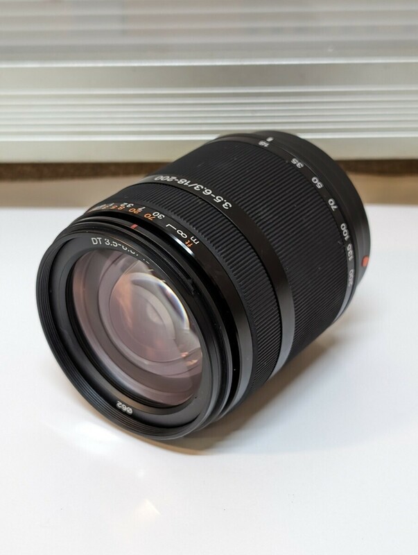 デジタル一眼カメラ用レンズ　DT 18-200mm　F3.5-6.3　ソニー　SAL18200　αシリーズ　SONY　カメラレンズ