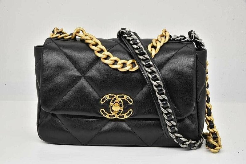 シャネル CHANEL 19 ハンドバッグ チェーンショルダーバッグ シャイニー ラムスキン ブラック AS1160【新品】