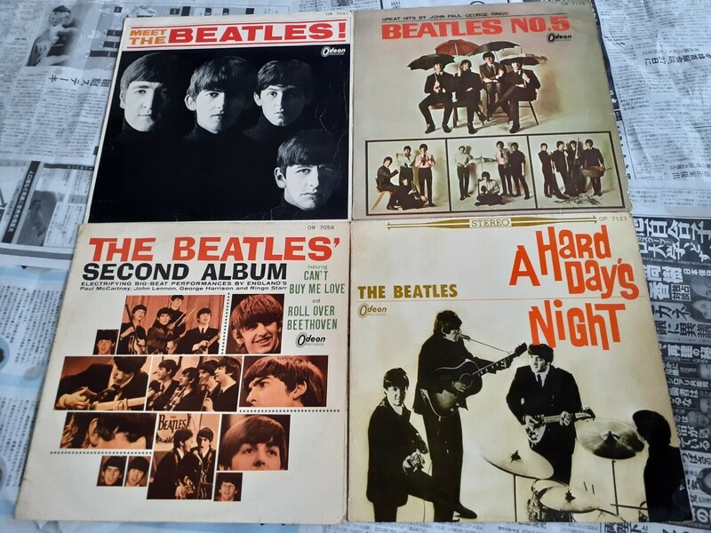 ビートルズ日本盤LP31枚(赤盤7枚)+おまけLD付まとめて！Beatlesジョン・レノン ポール・マッカートニー ジョージ・ハリスン リンゴ・スター