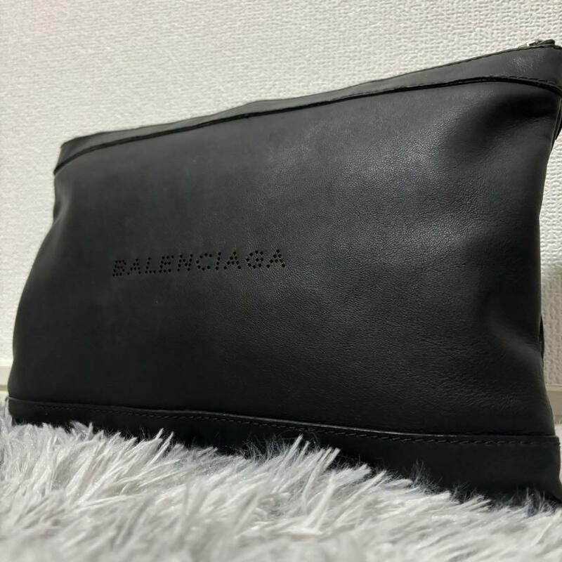 １円～【極美品】BALENCIAGA バレンシアガ クラッチバッグ セカンドバッグ パンチングロゴ ブラック ビジネス レザー