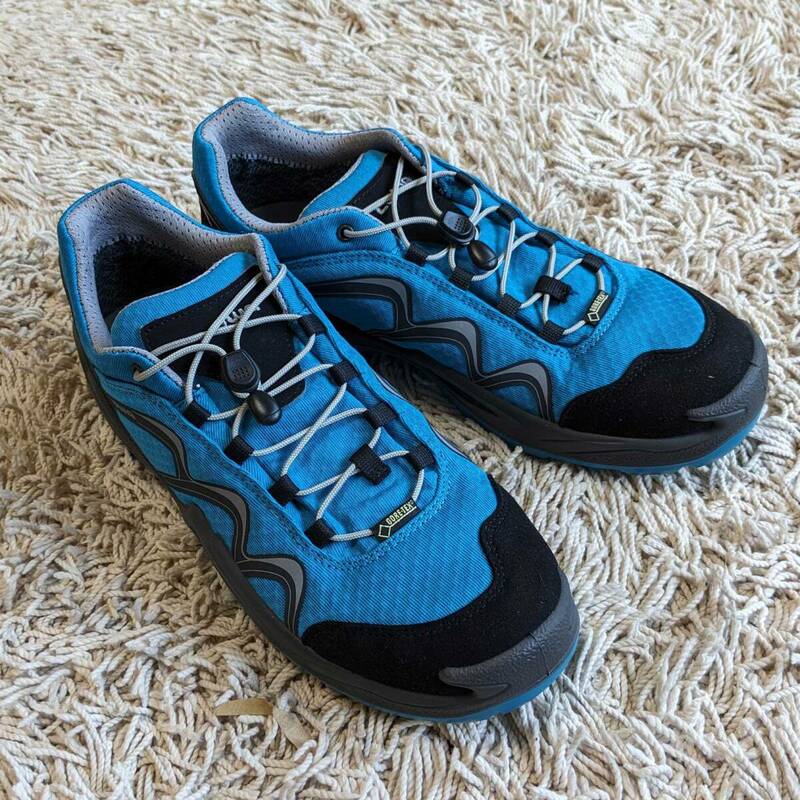 mus_072 LOWA キッズスニーカー JUNIOR 靴 アウトドア GORE-TEX ゴアテックス トレッキングシューズ 登山 ★ EU41 25.5cm相当 ブルー 黒