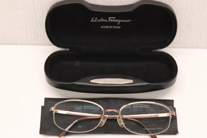 ○Salvatore Ferragamo サルヴァトーレ フェラガモ メガネ フレーム 55□18 145mm 1715T 789 ケース付き チタニウム　現状渡し