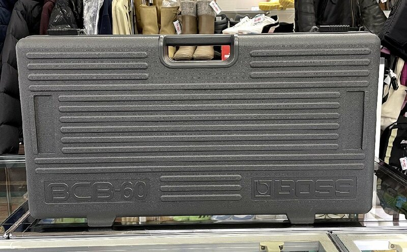 美品 BOSS Pedal Board BCB-60 取説・ACアダプター・パッチケーブル付き エフェクターボード ボス ペダルボード