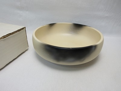 J04363 【 美品 茶道具 崇白作 雲華焼 風炉灰器 陶印 紙箱 】 検) 作家物 灰道具 煎茶 茶事 茶器 炭道具 炭点前 茶道 在銘ⅱ