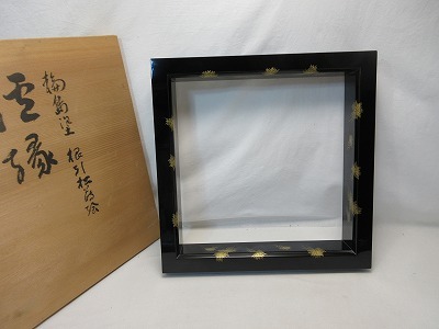 J07800 【 美品 茶道具 作家物 輪島塗 根引松蒔絵 炉縁 黒真塗 共箱 】 検) 茶の湯 茶室 茶席 茶の湯 茶道教室 囲炉裏 炭道具 囲炉裏枠 ⅳ