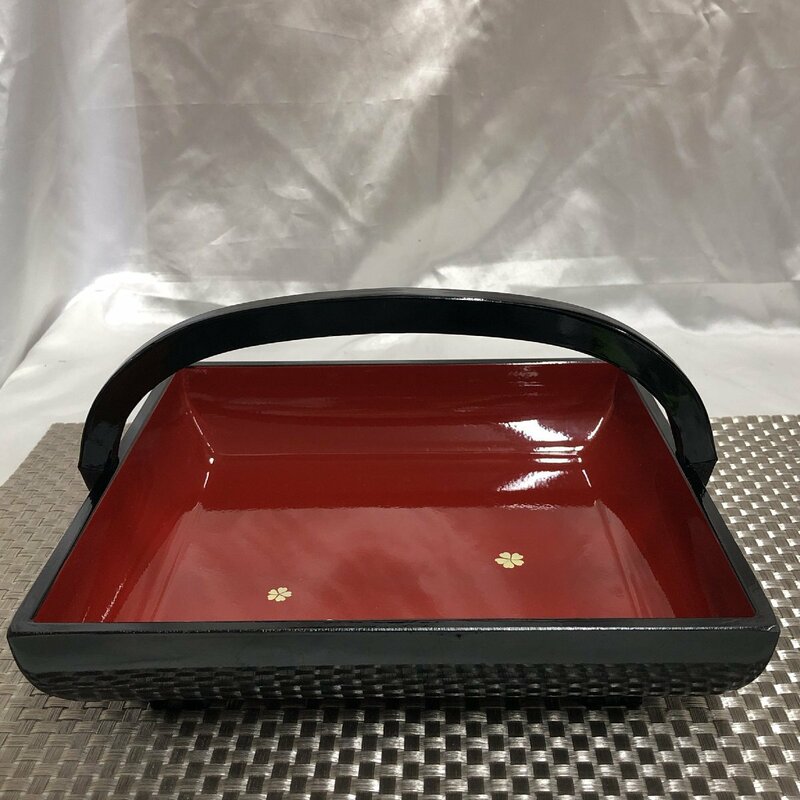 【中古/長期保管品/KU】合成漆器 持ち手付き 角盆 四角盆 お盆 菓子器 約23cm×23cm 和食器　MZ0618　