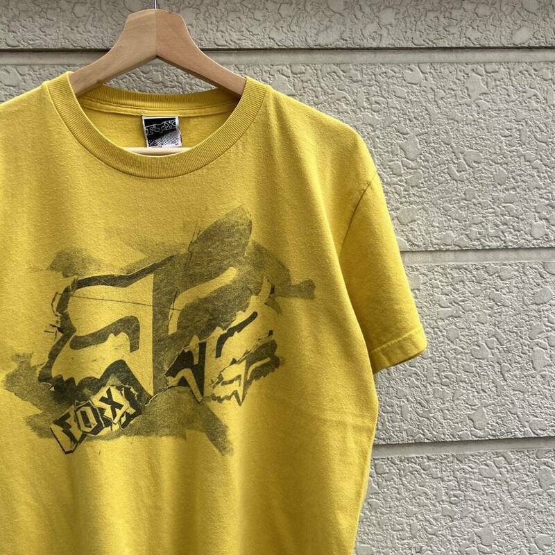 00s USA古着 黄色 プリントTシャツ 半袖Tシャツ FOX フォックス ロゴプリント イエロー アメリカ古着 vintage ヴィンテージ Mサイズ