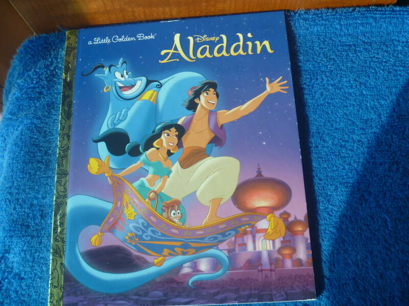 お子様用LITTLE GOLDEN BOOK DISNEY ALADDINの英語の絵本 667