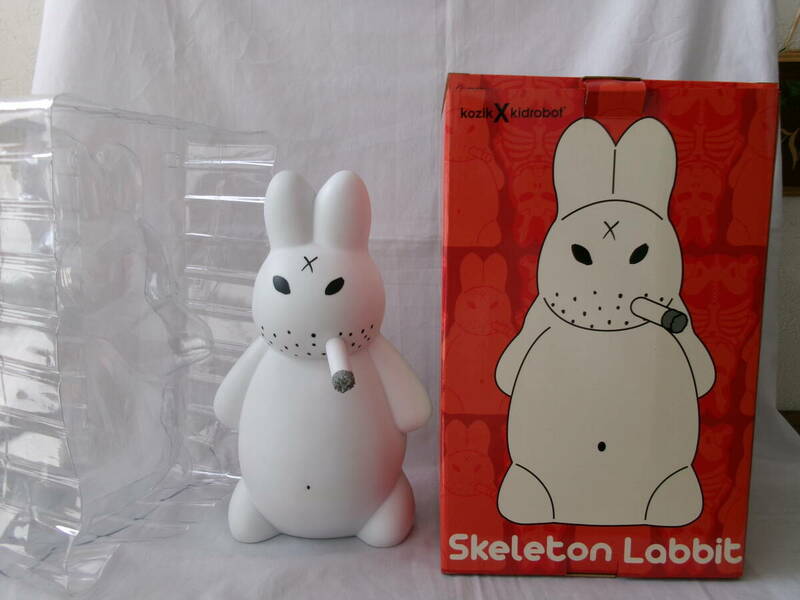 レア！SkeletonLabbit コジック ×キッドロボット　Labbit kidrobot ダニー DUNNY KOZIK 