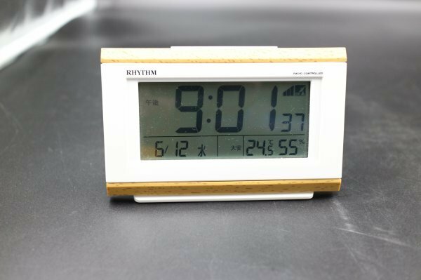 RHYTHM/リズム　8RZ161　温度湿度計付き　電波時計　動作確認済　置き時計 　目覚まし時計　