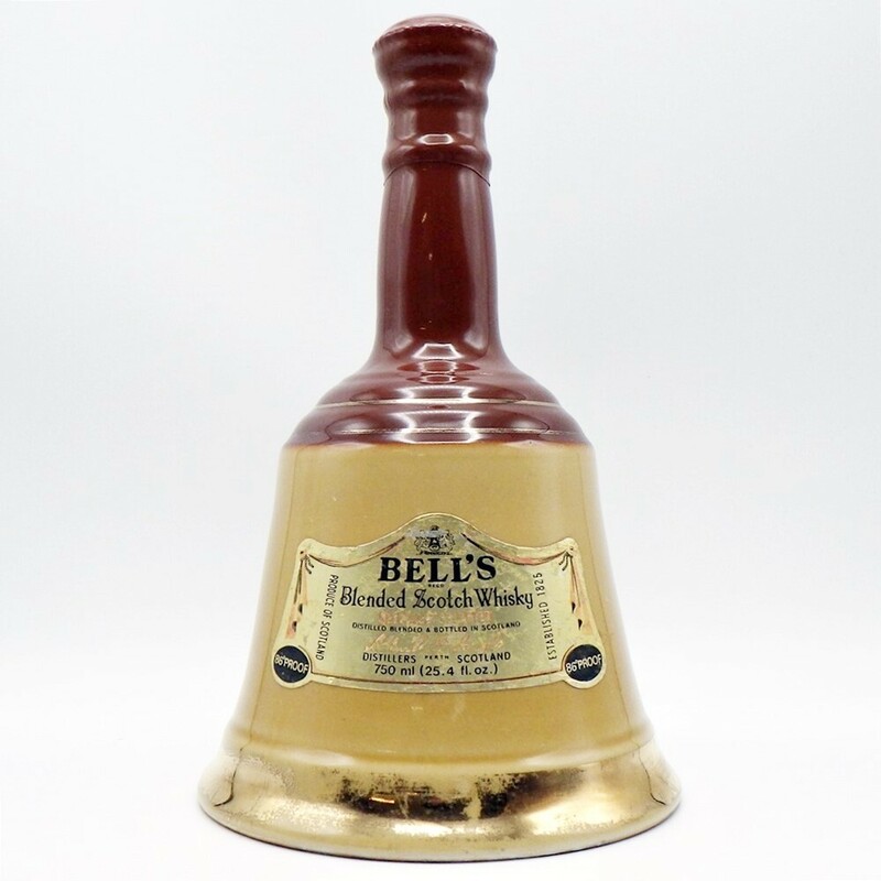 C24-1072【ウイスキー】BELL'S ベルズ 陶器ボトル 750ml 43% ブレンデッド スコッチウイスキー ベル型 ヴィンテージ 古酒 洋酒 未開栓 