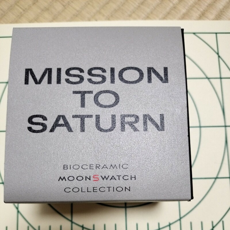 ほぼ新品　Swatch x Omega Bioceramic MoonSwatch Mission To The Saturn