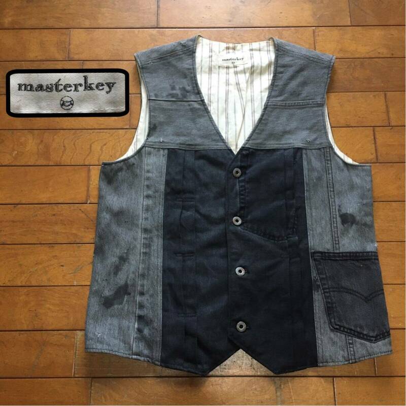 ☆【 masterkey 】☆日本製 ブラックデニムリメイクファーストモデルモチーフ デニムベスト★サイズ M