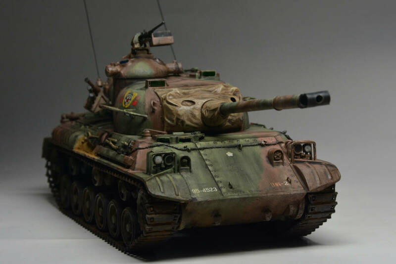 【塗装済み完成品】61式戦車 1/35 陸上自衛隊 / サイドスカート装備 / Type61 JGSDF