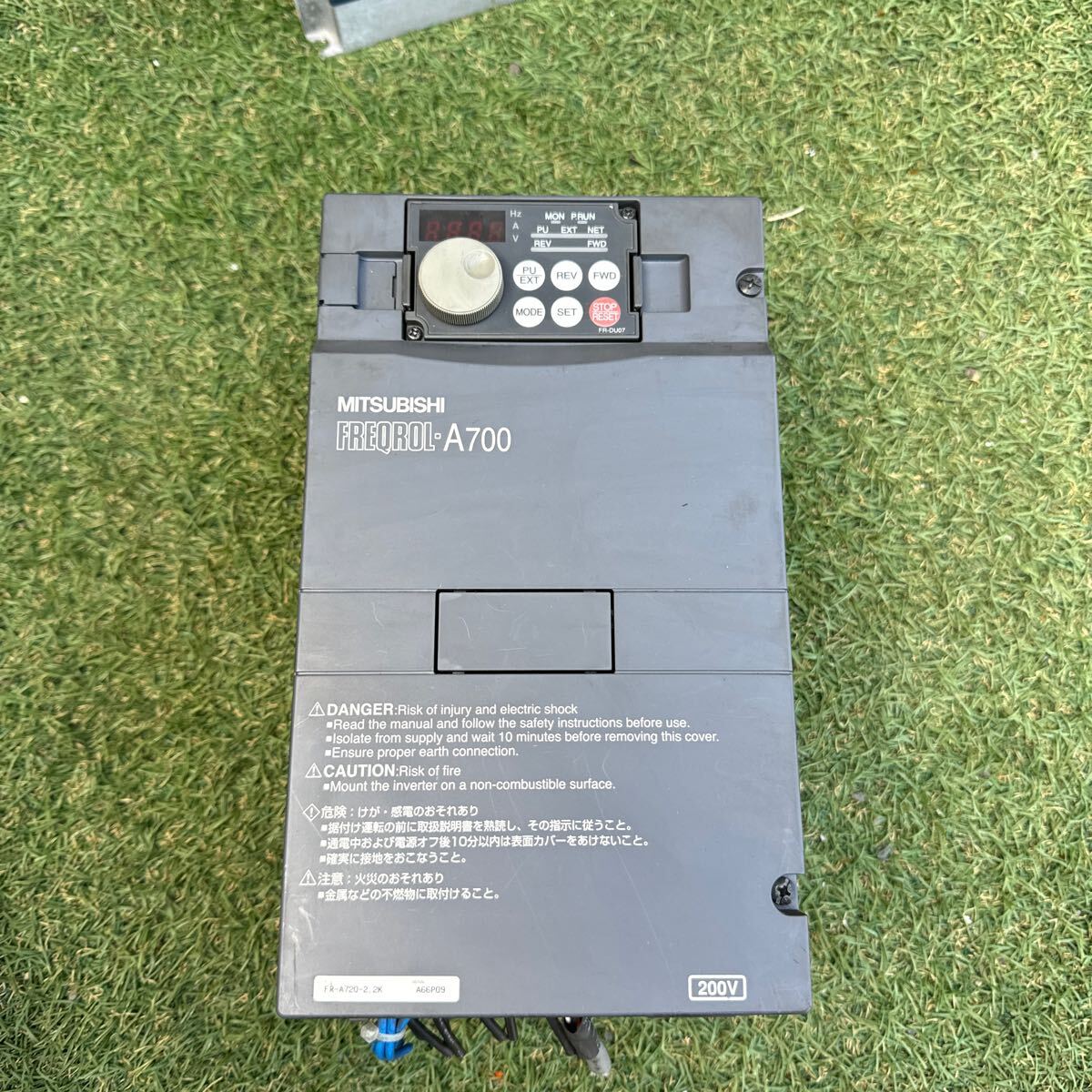 4E042 保証付き　三菱電機 MITSUBISHI INVERTER FR-A720-2.2K インバーター FREQROL -A700