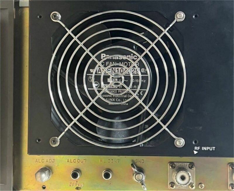 放熱効果UP TL-922用ファンプロテクターTL-922真空管室内のパンチング板を撤去しこの製品を設置する事により風量が増し放熱効果がUPします