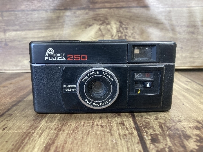 P3m POCKET FUJICA 250 ポケット フジカ コンパクトフィルムカメラ PAN FOCUS カメラ 現状品