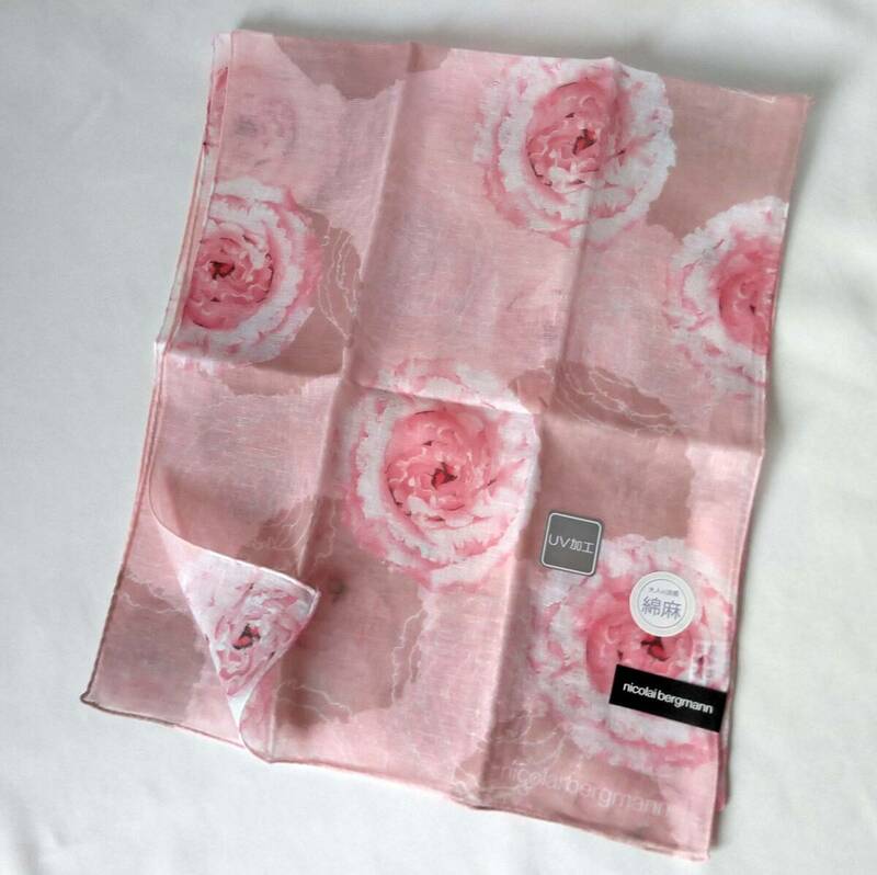 ニコライバーグマン 大人の涼感 綿麻 日本製 新品 ロゴ入ピンク系 花柄 UVストール