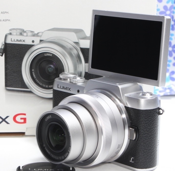 極上美品★Wi-Fi内蔵★パナソニック LUMIX DC-GF7★高画質★動画撮影★送料無料★