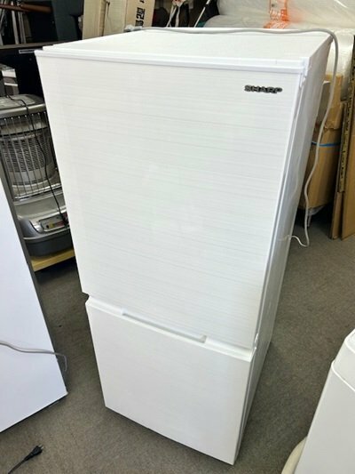 引取可能■美品■2020年製　SHARP ノンフロン冷凍冷蔵庫　SJ-D15G-W■152L