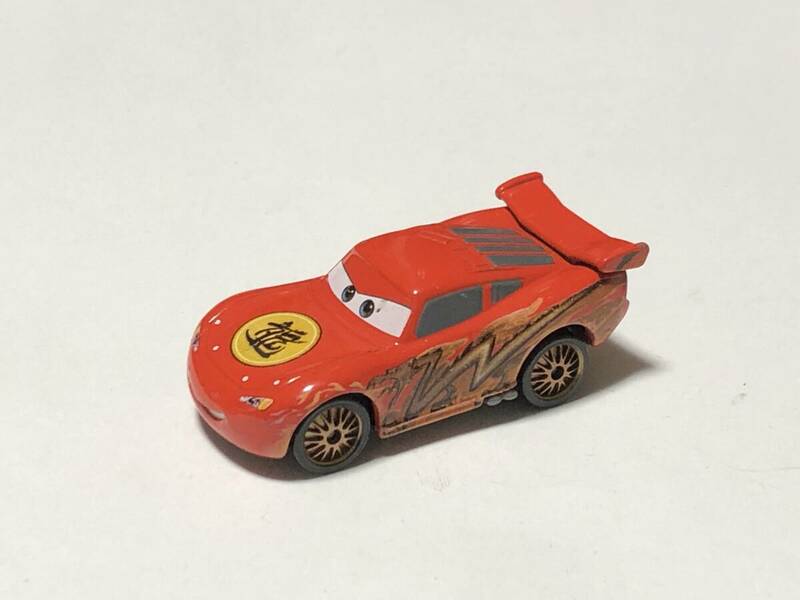 TOIMCA カーズ トミカ Cars ライトニング マックィーン TOKYOカスタムタイプ Lightning Mcqueen 2ディズニー ピクサー Disney タカラトミー